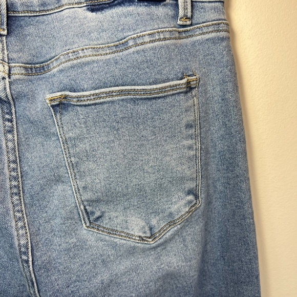 RISEN Women's High Rise Crossover Straight Leg Blue Medium Wash Stretch Sz 31x29 - Picture 13 of 14